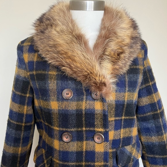 1970s Wool Plaid Winter Coat, Quilted Lining - Picture 3 of 15